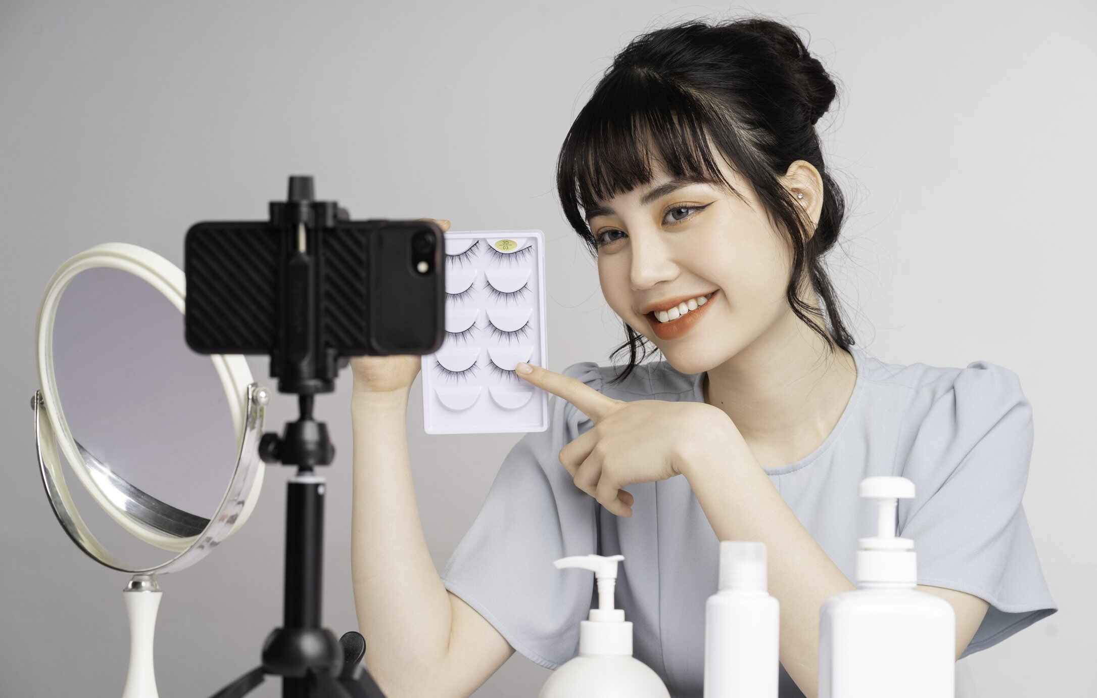 Woman makeup instructor influencer marketing nyc