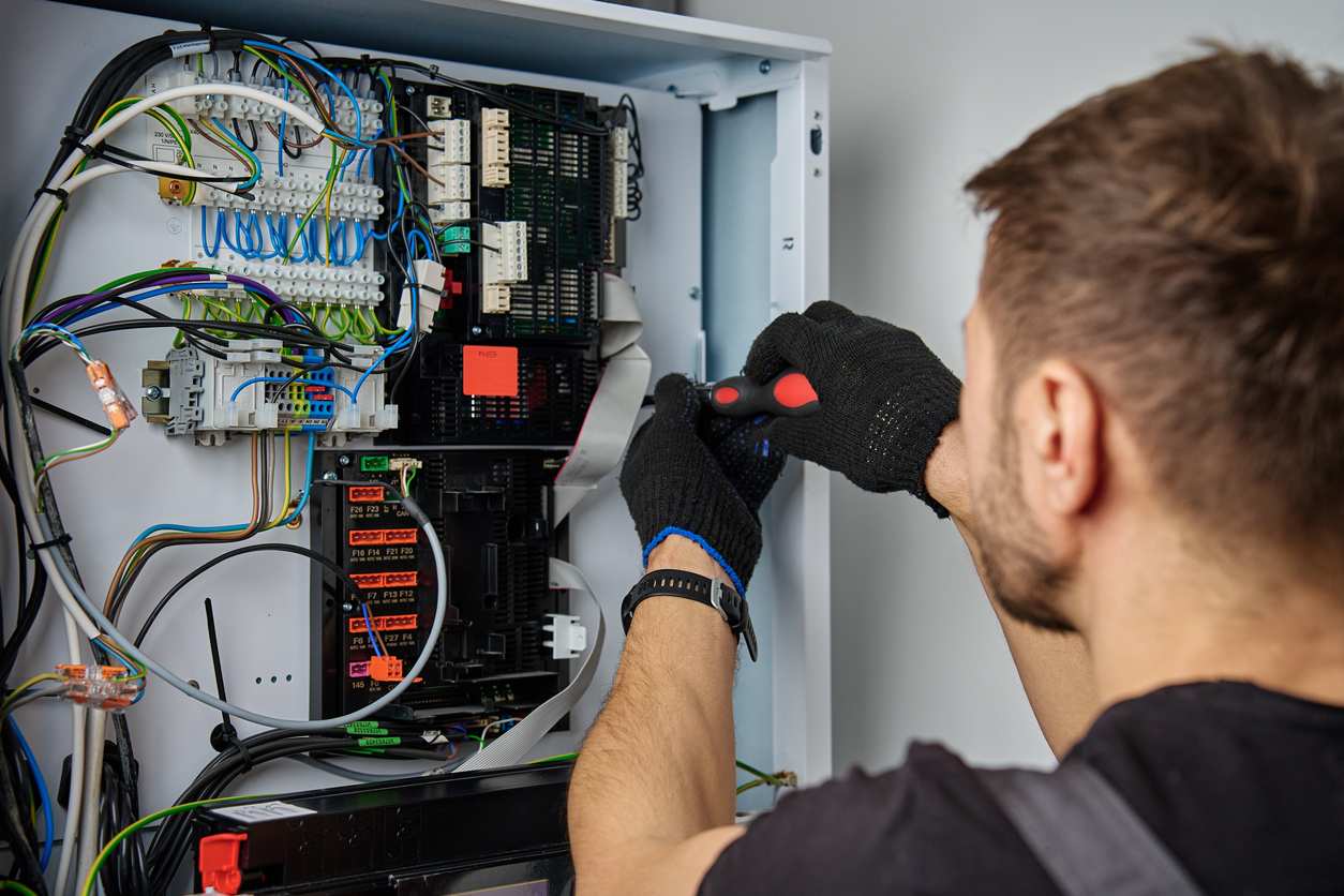 Electrician AEO Marketing Services 1